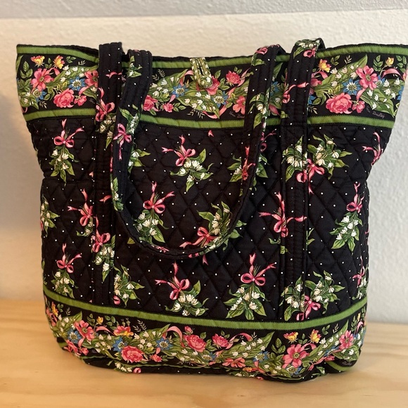 Vera Bradley large quilted New Hope Tote - Picture 1 of 11